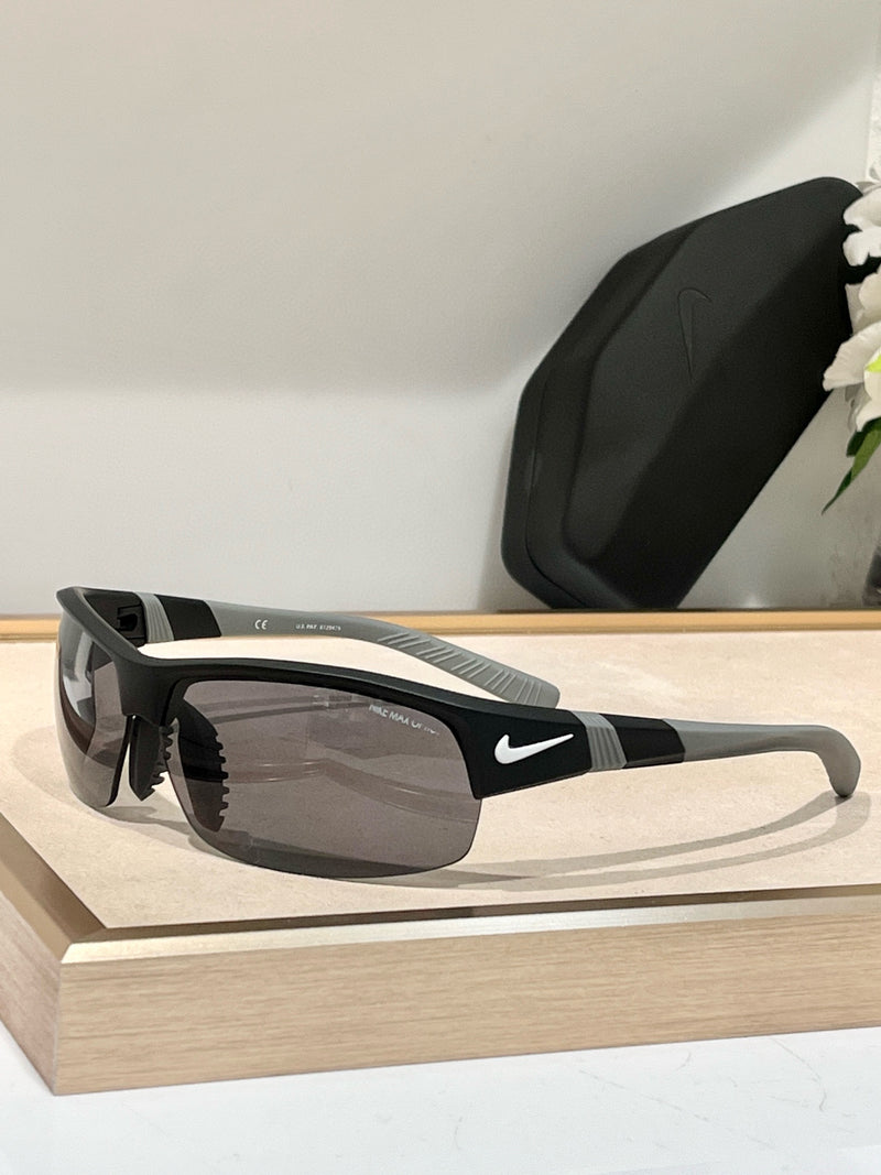 Óculos Esportivo Nike - Preto