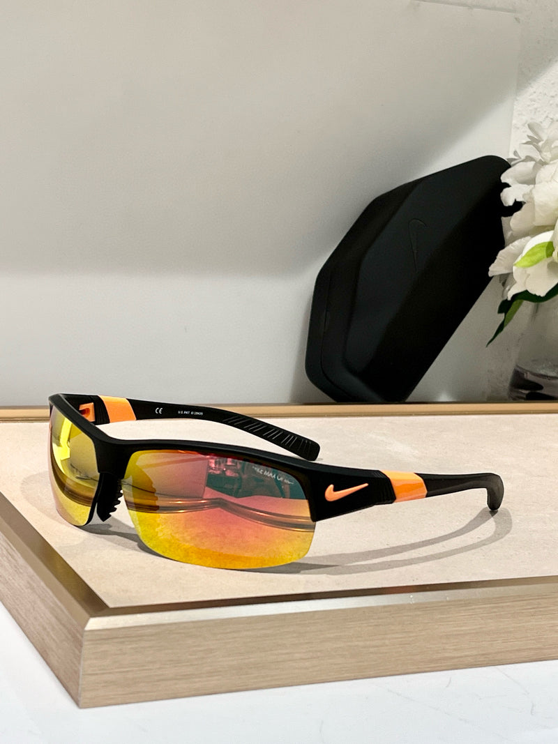 Óculos Esportivo Nike - Preto e Laranja