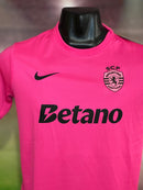 Camisola Sporting Pink October 2024/25