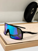 Óculos Esportivo Oakley - Preto e Azul